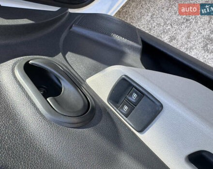 Белый Рено Dokker, объемом двигателя 1.46 л и пробегом 249 тыс. км за 7700 $, фото 6 на Automoto.ua