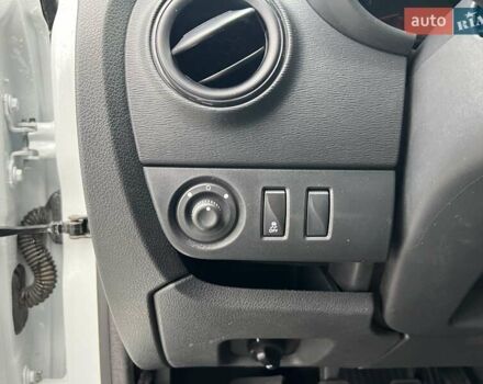 Белый Рено Dokker, объемом двигателя 1.5 л и пробегом 230 тыс. км за 9200 $, фото 13 на Automoto.ua