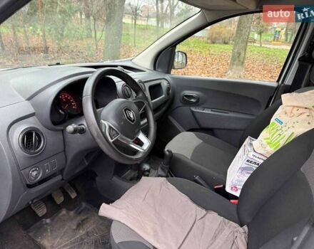 Белый Рено Dokker, объемом двигателя 1.5 л и пробегом 87 тыс. км за 12990 $, фото 10 на Automoto.ua