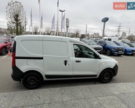 Белый Рено Dokker, объемом двигателя 1.5 л и пробегом 230 тыс. км за 9200 $, фото 7 на Automoto.ua