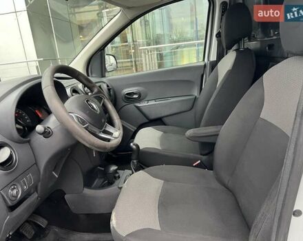 Белый Рено Dokker, объемом двигателя 1.5 л и пробегом 230 тыс. км за 9200 $, фото 9 на Automoto.ua