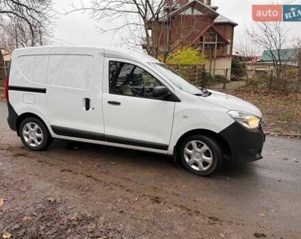 Белый Рено Dokker, объемом двигателя 1.5 л и пробегом 87 тыс. км за 12990 $, фото 3 на Automoto.ua