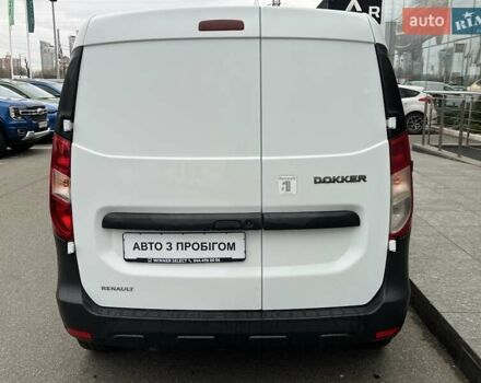 Белый Рено Dokker, объемом двигателя 1.5 л и пробегом 230 тыс. км за 9200 $, фото 5 на Automoto.ua