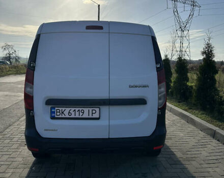 Белый Рено Dokker, объемом двигателя 1.6 л и пробегом 214 тыс. км за 5300 $, фото 3 на Automoto.ua