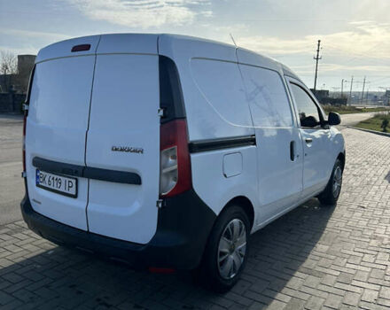 Белый Рено Dokker, объемом двигателя 1.6 л и пробегом 214 тыс. км за 5300 $, фото 4 на Automoto.ua