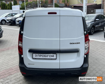 Белый Рено Dokker, объемом двигателя 1.5 л и пробегом 150 тыс. км за 578000 $, фото 4 на Automoto.ua