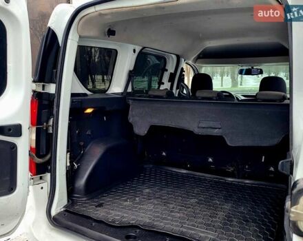 Белый Рено Dokker, объемом двигателя 1.5 л и пробегом 299 тыс. км за 7300 $, фото 7 на Automoto.ua