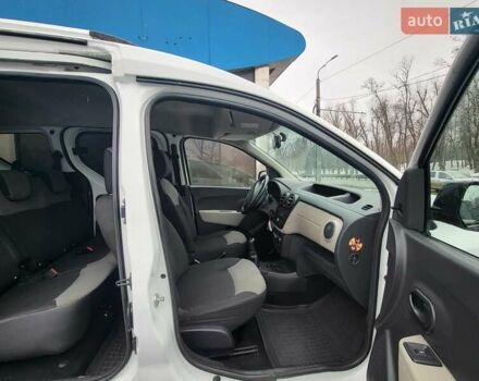 Белый Рено Dokker, объемом двигателя 1.5 л и пробегом 299 тыс. км за 7300 $, фото 5 на Automoto.ua