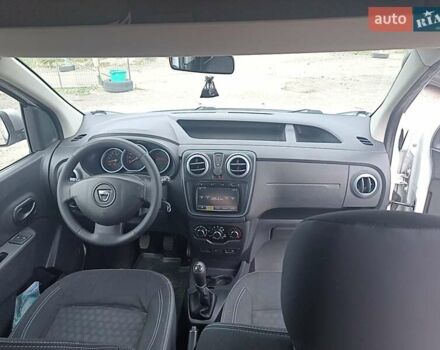 Белый Рено Dokker, объемом двигателя 0 л и пробегом 242 тыс. км за 9200 $, фото 16 на Automoto.ua