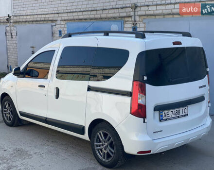 Белый Рено Dokker, объемом двигателя 1.46 л и пробегом 295 тыс. км за 9000 $, фото 2 на Automoto.ua
