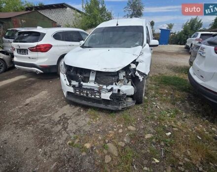 Белый Рено Dokker, объемом двигателя 1.5 л и пробегом 260 тыс. км за 2500 $, фото 1 на Automoto.ua