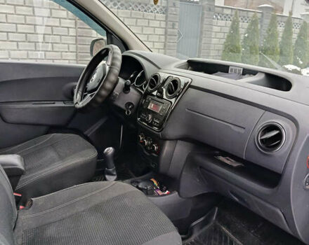 Білий Рено Dokker, об'ємом двигуна 1.46 л та пробігом 206 тис. км за 10000 $, фото 5 на Automoto.ua