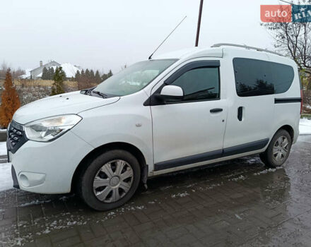 Білий Рено Dokker, об'ємом двигуна 1.46 л та пробігом 206 тис. км за 10000 $, фото 1 на Automoto.ua