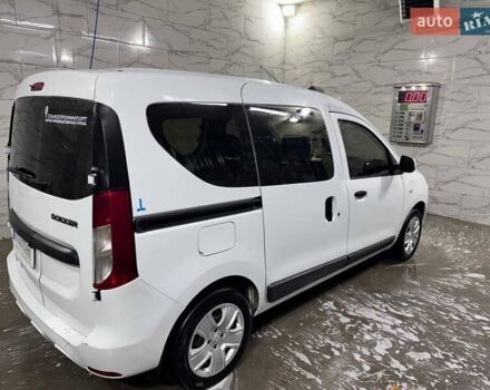 Белый Рено Dokker, объемом двигателя 1.46 л и пробегом 202 тыс. км за 10200 $, фото 5 на Automoto.ua