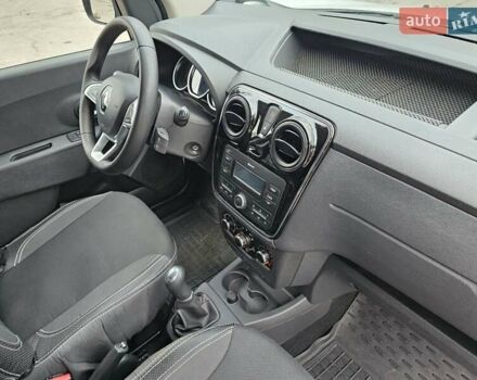 Белый Рено Dokker, объемом двигателя 1.5 л и пробегом 79 тыс. км за 11500 $, фото 18 на Automoto.ua
