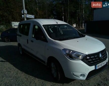 Белый Рено Dokker, объемом двигателя 1.6 л и пробегом 169 тыс. км за 9800 $, фото 3 на Automoto.ua