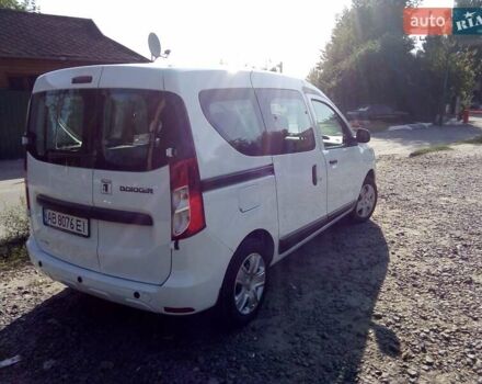 Белый Рено Dokker, объемом двигателя 1.6 л и пробегом 169 тыс. км за 9800 $, фото 4 на Automoto.ua