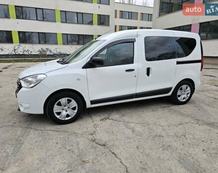 Белый Рено Dokker, объемом двигателя 1.5 л и пробегом 79 тыс. км за 11500 $, фото 3 на Automoto.ua