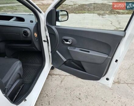 Белый Рено Dokker, объемом двигателя 1.5 л и пробегом 79 тыс. км за 11500 $, фото 17 на Automoto.ua