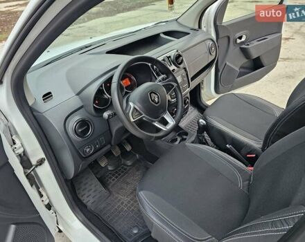 Белый Рено Dokker, объемом двигателя 1.5 л и пробегом 79 тыс. км за 11500 $, фото 23 на Automoto.ua