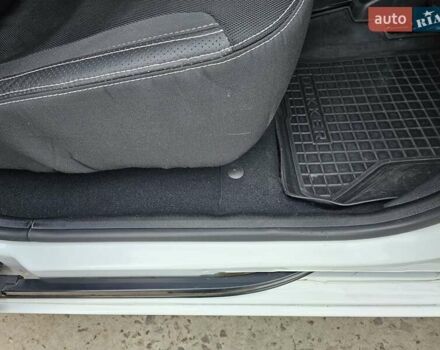 Белый Рено Dokker, объемом двигателя 1.5 л и пробегом 79 тыс. км за 11500 $, фото 20 на Automoto.ua