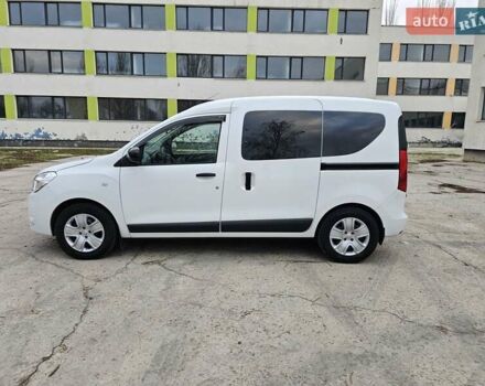 Белый Рено Dokker, объемом двигателя 1.5 л и пробегом 79 тыс. км за 11500 $, фото 4 на Automoto.ua