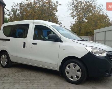 Белый Рено Dokker, объемом двигателя 1.6 л и пробегом 93 тыс. км за 9700 $, фото 2 на Automoto.ua