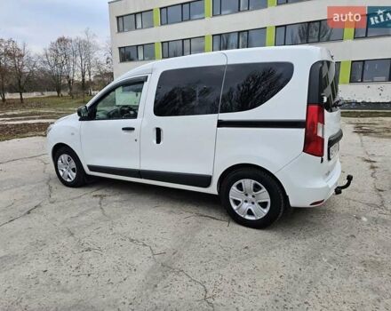 Белый Рено Dokker, объемом двигателя 1.5 л и пробегом 79 тыс. км за 11500 $, фото 5 на Automoto.ua