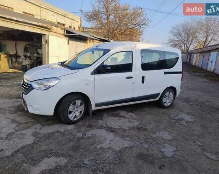 Білий Рено Dokker, об'ємом двигуна 1.6 л та пробігом 80 тис. км за 11000 $, фото 3 на Automoto.ua