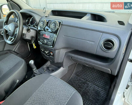 Белый Рено Dokker, объемом двигателя 1.5 л и пробегом 156 тыс. км за 12900 $, фото 18 на Automoto.ua