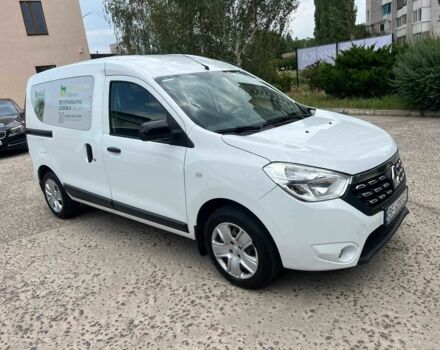 Белый Рено Dokker, объемом двигателя 1.6 л и пробегом 79 тыс. км за 12500 $, фото 7 на Automoto.ua