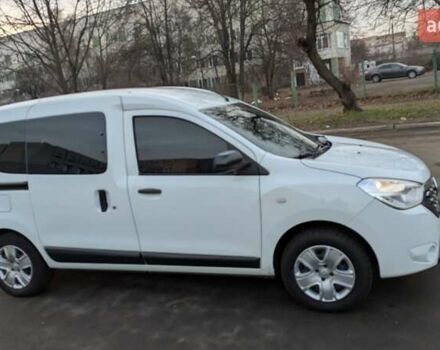 Белый Рено Dokker, объемом двигателя 1.6 л и пробегом 52 тыс. км за 13999 $, фото 7 на Automoto.ua