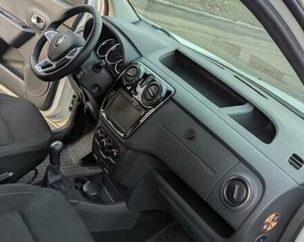 Белый Рено Dokker, объемом двигателя 1.6 л и пробегом 52 тыс. км за 13999 $, фото 29 на Automoto.ua