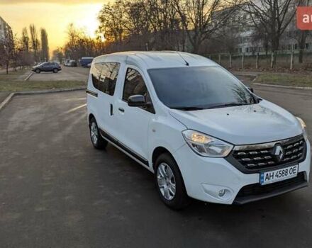 Белый Рено Dokker, объемом двигателя 1.6 л и пробегом 52 тыс. км за 13999 $, фото 2 на Automoto.ua