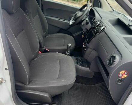 Белый Рено Dokker, объемом двигателя 1.6 л и пробегом 79 тыс. км за 12500 $, фото 3 на Automoto.ua