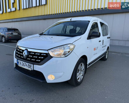 Белый Рено Dokker, объемом двигателя 1.5 л и пробегом 156 тыс. км за 12900 $, фото 2 на Automoto.ua