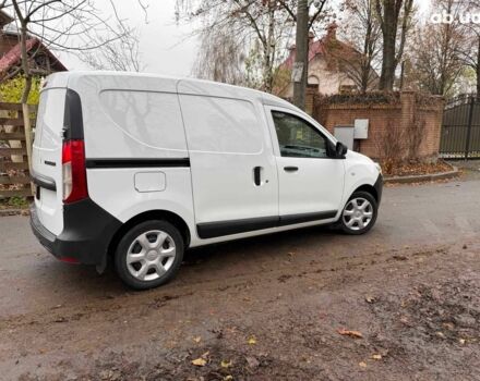 Белый Рено Dokker, объемом двигателя 1.5 л и пробегом 87 тыс. км за 12990 $, фото 3 на Automoto.ua