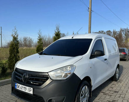 Белый Рено Dokker, объемом двигателя 1.6 л и пробегом 214 тыс. км за 5300 $, фото 1 на Automoto.ua