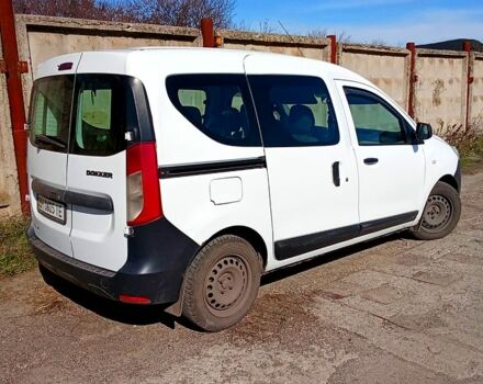 Белый Рено Dokker, объемом двигателя 15 л и пробегом 402 тыс. км за 6800 $, фото 1 на Automoto.ua