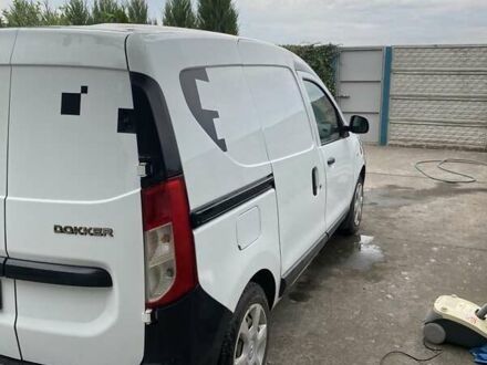 Рено Dokker 2018 в Кривом Роге на Automoto.ua Белый Рено Dokker, объемом двигателя 1.6 л и пробегом 117 тыс. км за 9980 $, фото 1 на Automoto.ua
