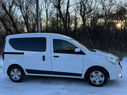 Белый Рено Dokker, объемом двигателя 1.5 л и пробегом 146 тыс. км за 8950 $, фото 1 на Automoto.ua