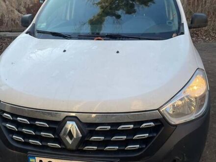 Белый Рено Dokker, объемом двигателя 1.6 л и пробегом 193 тыс. км за 7500 $, фото 1 на Automoto.ua