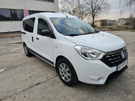 Белый Рено Dokker, объемом двигателя 1.5 л и пробегом 79 тыс. км за 11500 $, фото 1 на Automoto.ua