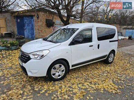 Белый Рено Dokker, объемом двигателя 1.5 л и пробегом 79 тыс. км за 11500 $, фото 1 на Automoto.ua