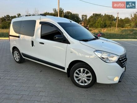Білий Рено Dokker, об'ємом двигуна 1.5 л та пробігом 104 тис. км за 13600 $, фото 1 на Automoto.ua