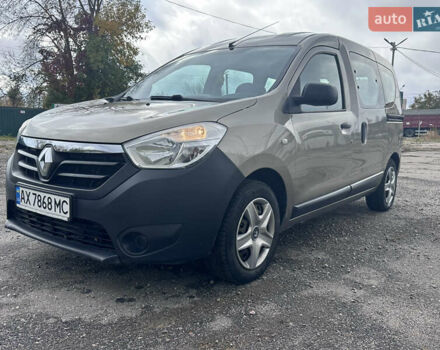 Бежевый Рено Dokker, объемом двигателя 1.46 л и пробегом 130 тыс. км за 8500 $, фото 12 на Automoto.ua