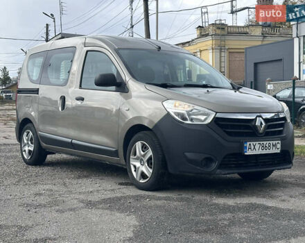 Бежевый Рено Dokker, объемом двигателя 1.46 л и пробегом 130 тыс. км за 8500 $, фото 4 на Automoto.ua