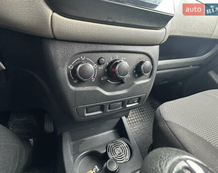 Бежевый Рено Dokker, объемом двигателя 1.46 л и пробегом 130 тыс. км за 8500 $, фото 16 на Automoto.ua