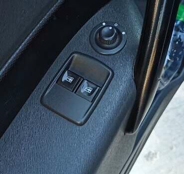 Черный Рено Dokker, объемом двигателя 1.46 л и пробегом 255 тыс. км за 10200 $, фото 15 на Automoto.ua