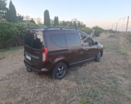 Коричневый Рено Dokker, объемом двигателя 1.5 л и пробегом 275 тыс. км за 8300 $, фото 3 на Automoto.ua